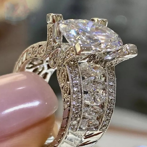 🎀💍925 White Sapphire Noble Ring - Picture 7 of 7